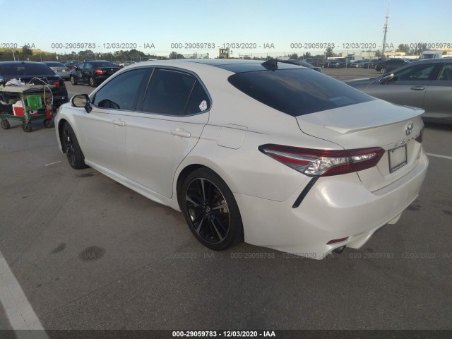 Photo 2 VIN: 4T1B61HK3KU768565 - TOYOTA CAMRY 