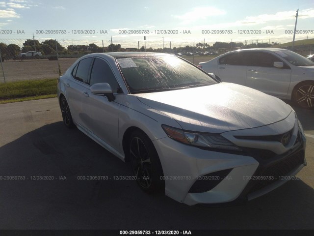 Photo 5 VIN: 4T1B61HK3KU768565 - TOYOTA CAMRY 