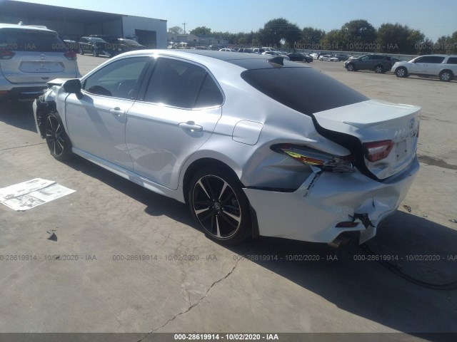 Photo 2 VIN: 4T1B61HK3KU775290 - TOYOTA CAMRY 