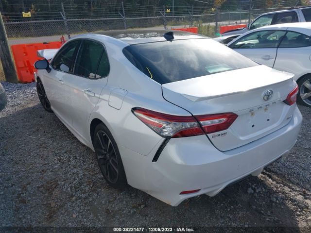 Photo 2 VIN: 4T1B61HK3KU788136 - TOYOTA CAMRY 