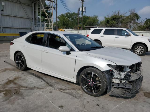 Photo 3 VIN: 4T1B61HK4JU029199 - TOYOTA CAMRY 