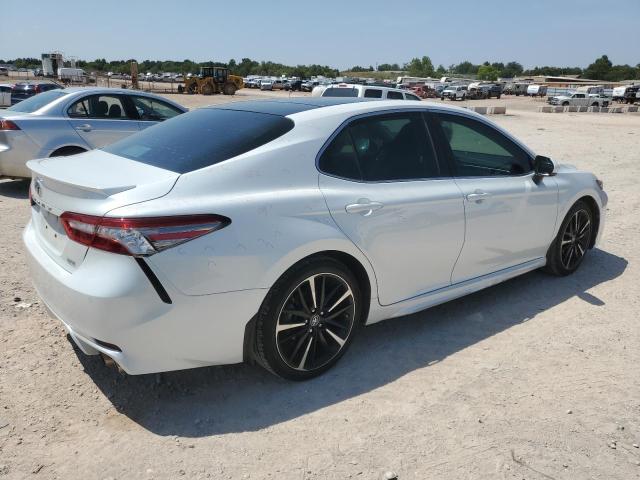 Photo 2 VIN: 4T1B61HK4JU071145 - TOYOTA CAMRY XSE 