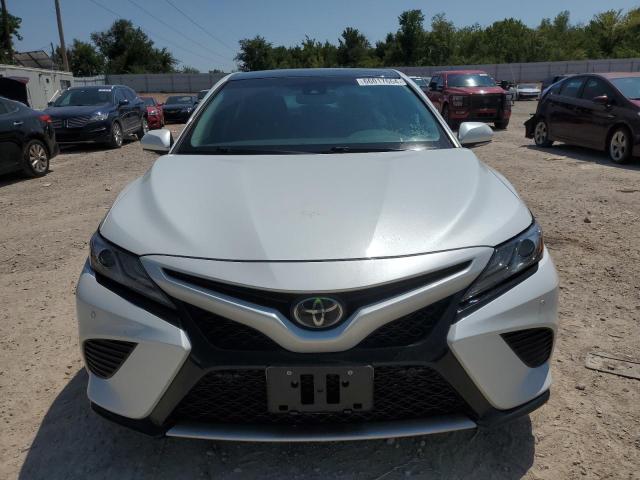 Photo 4 VIN: 4T1B61HK4JU071145 - TOYOTA CAMRY XSE 