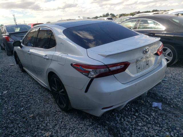 Photo 2 VIN: 4T1B61HK4JU102863 - TOYOTA CAMRY XSE 