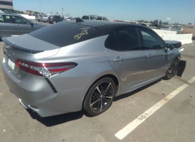 Photo 3 VIN: 4T1B61HK4JU118755 - TOYOTA CAMRY 