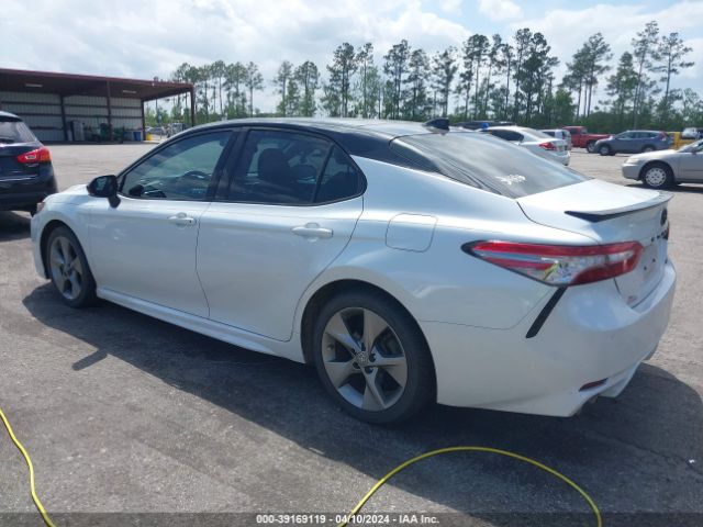 Photo 2 VIN: 4T1B61HK4JU136124 - TOYOTA CAMRY 