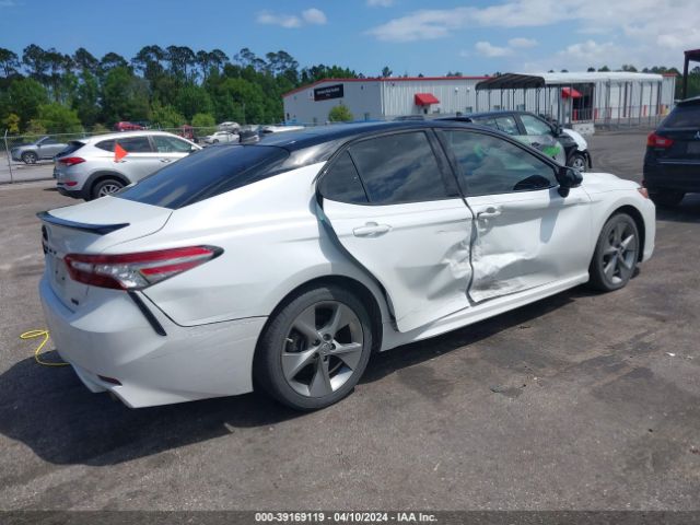 Photo 3 VIN: 4T1B61HK4JU136124 - TOYOTA CAMRY 