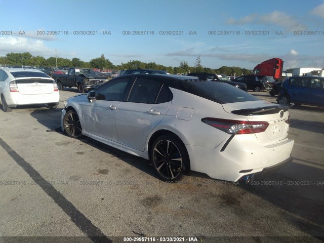 Photo 2 VIN: 4T1B61HK4JU148905 - TOYOTA CAMRY 