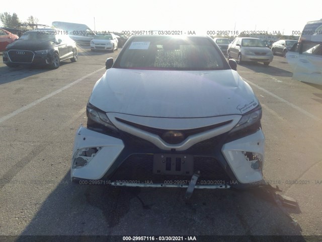 Photo 5 VIN: 4T1B61HK4JU148905 - TOYOTA CAMRY 