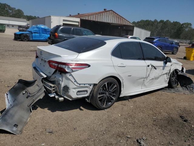 Photo 2 VIN: 4T1B61HK4JU151304 - TOYOTA CAMRY XSE 