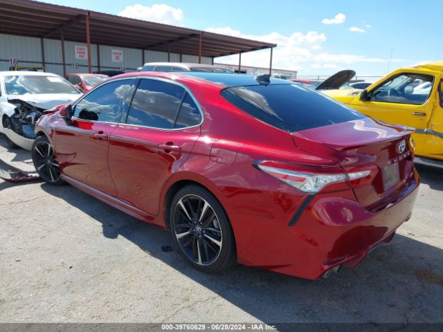 Photo 2 VIN: 4T1B61HK4JU538855 - TOYOTA CAMRY 