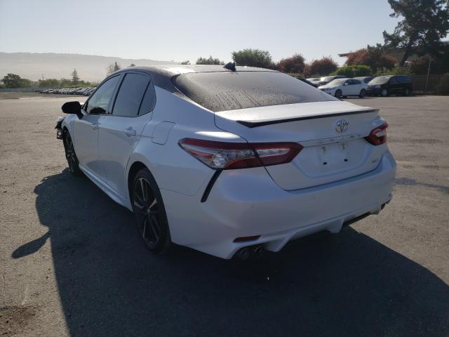 Photo 2 VIN: 4T1B61HK4KU220185 - TOYOTA CAMRY XSE 