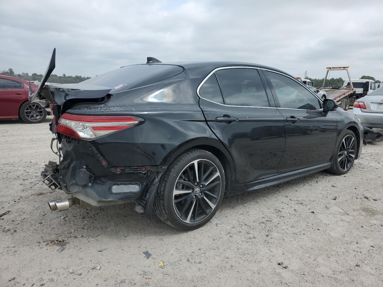 Photo 2 VIN: 4T1B61HK4KU816722 - TOYOTA CAMRY 