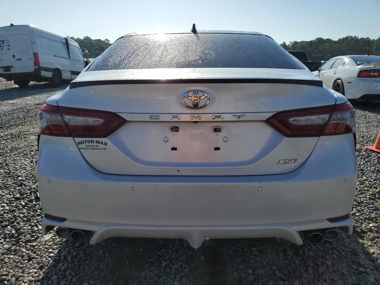 Photo 5 VIN: 4T1B61HK5JU003064 - TOYOTA CAMRY 