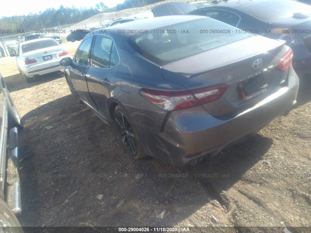 Photo 2 VIN: 4T1B61HK5JU005848 - TOYOTA CAMRY 