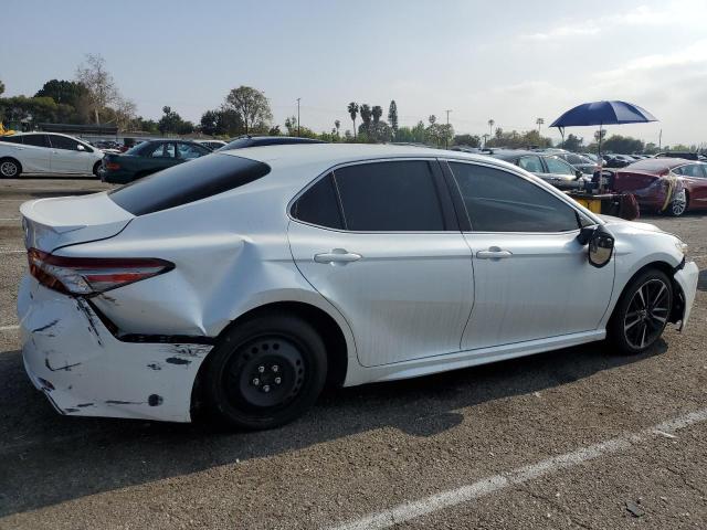 Photo 2 VIN: 4T1B61HK5JU053088 - TOYOTA CAMRY 