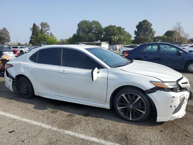 Photo 3 VIN: 4T1B61HK5JU053088 - TOYOTA CAMRY 