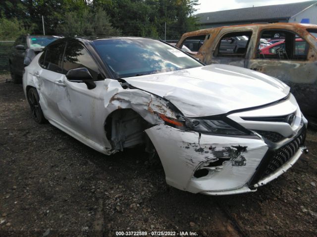 Photo 5 VIN: 4T1B61HK5JU066892 - TOYOTA CAMRY 