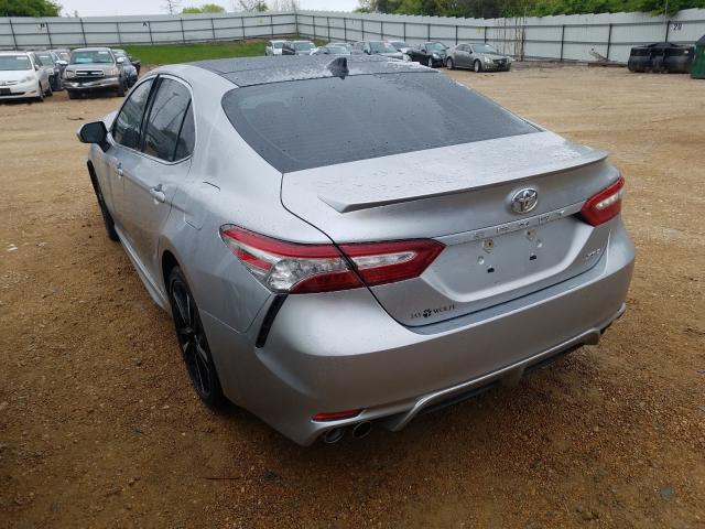 Photo 2 VIN: 4T1B61HK5JU073695 - TOYOTA CAMRY 