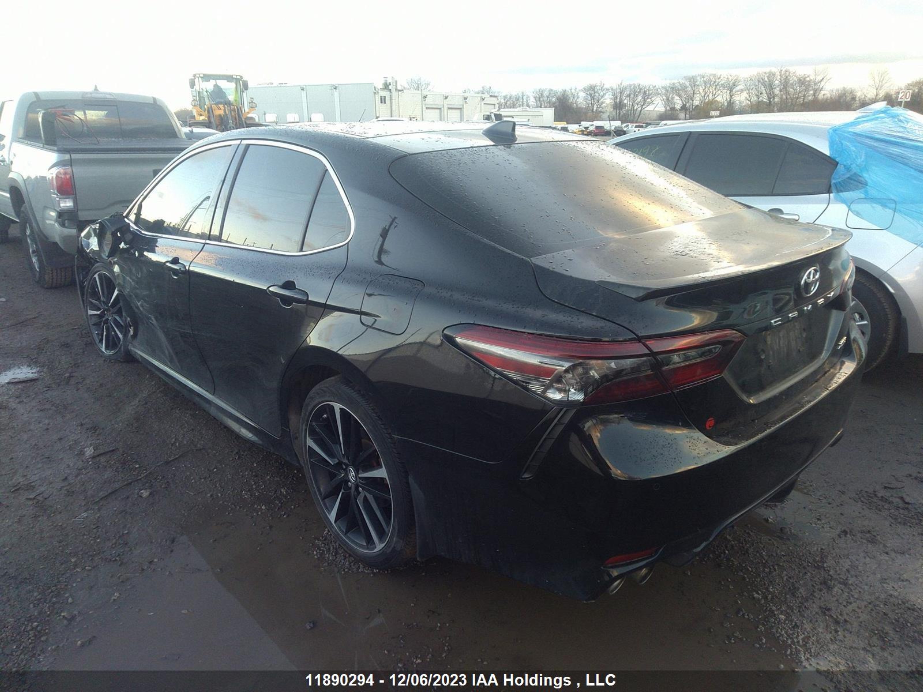 Photo 2 VIN: 4T1B61HK5JU108493 - TOYOTA CAMRY 