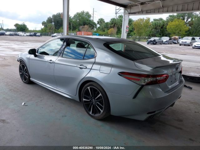 Photo 2 VIN: 4T1B61HK5JU124676 - TOYOTA CAMRY 