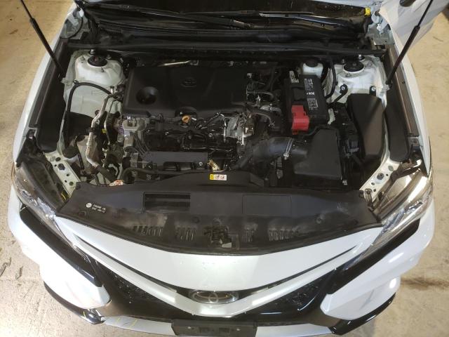 Photo 10 VIN: 4T1B61HK5JU145883 - TOYOTA CAMRY XSE 