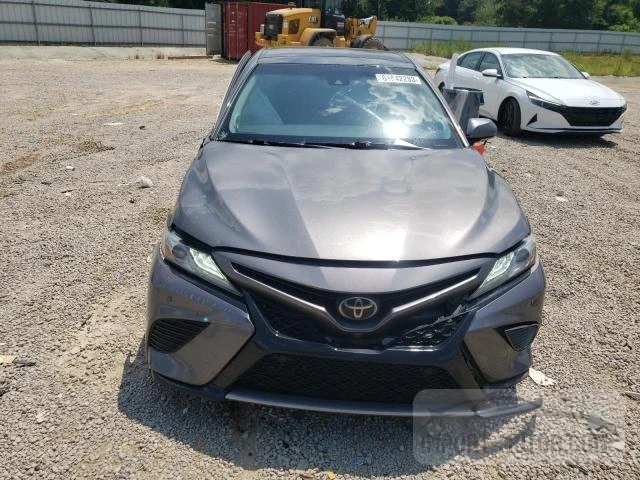 Photo 4 VIN: 4T1B61HK5JU147150 - TOYOTA CAMRY 