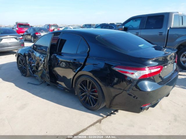 Photo 2 VIN: 4T1B61HK5JU504133 - TOYOTA CAMRY 