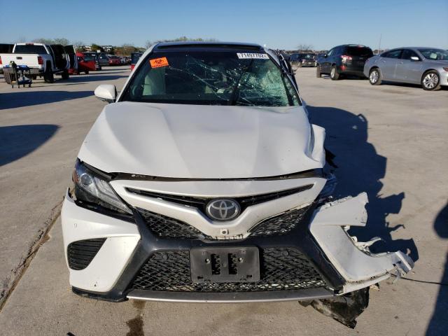 Photo 4 VIN: 4T1B61HK5JU674296 - TOYOTA CAMRY XSE 