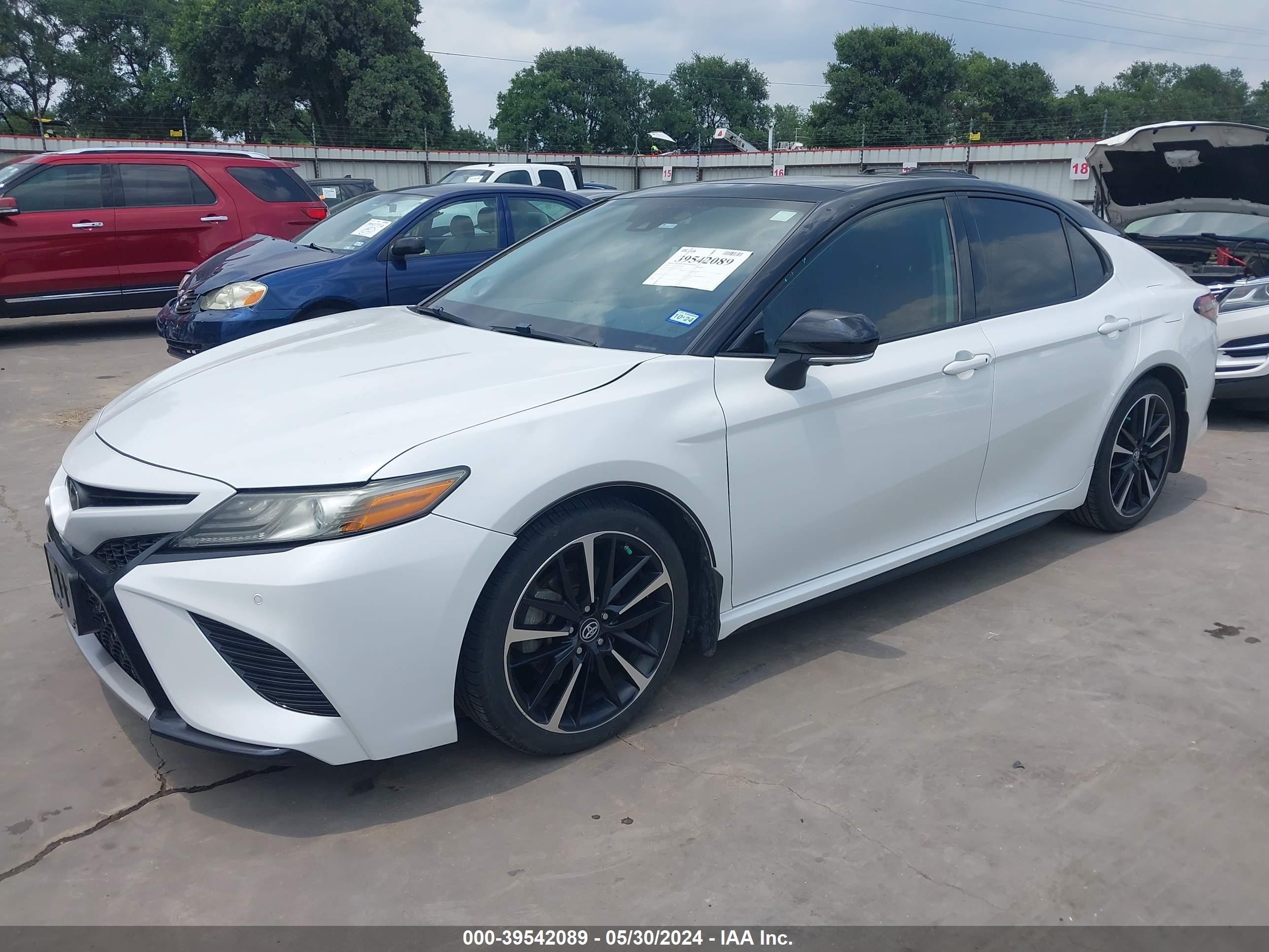 Photo 1 VIN: 4T1B61HK5KU263787 - TOYOTA CAMRY 