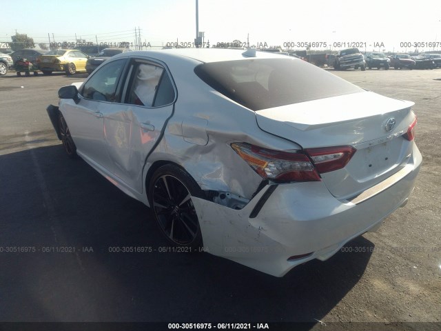 Photo 2 VIN: 4T1B61HK5KU769037 - TOYOTA CAMRY 