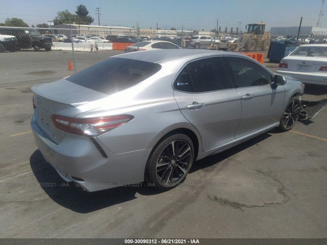 Photo 3 VIN: 4T1B61HK6JU018124 - TOYOTA CAMRY 