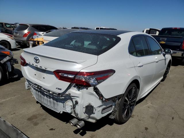 Photo 2 VIN: 4T1B61HK6JU025185 - TOYOTA CAMRY XSE 