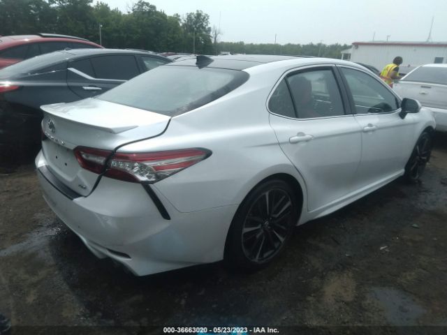 Photo 3 VIN: 4T1B61HK6JU082566 - TOYOTA CAMRY 