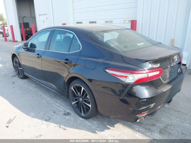 Photo 2 VIN: 4T1B61HK6JU099481 - TOYOTA CAMRY 