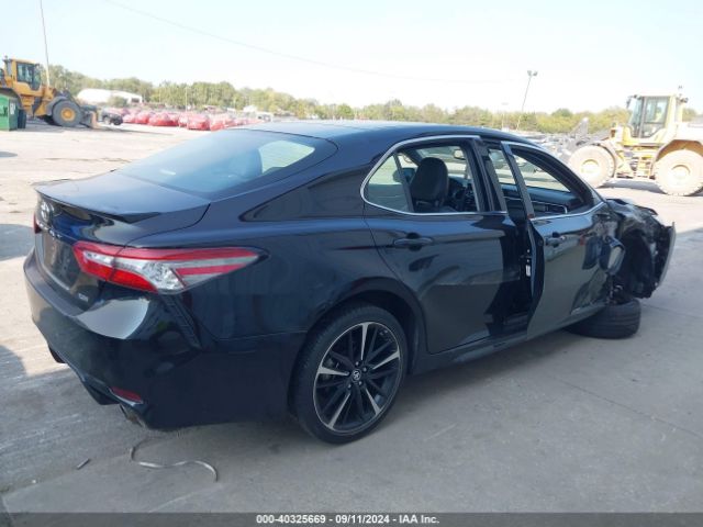 Photo 3 VIN: 4T1B61HK6JU099481 - TOYOTA CAMRY 