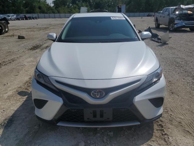 Photo 4 VIN: 4T1B61HK6JU117638 - TOYOTA CAMRY XSE 