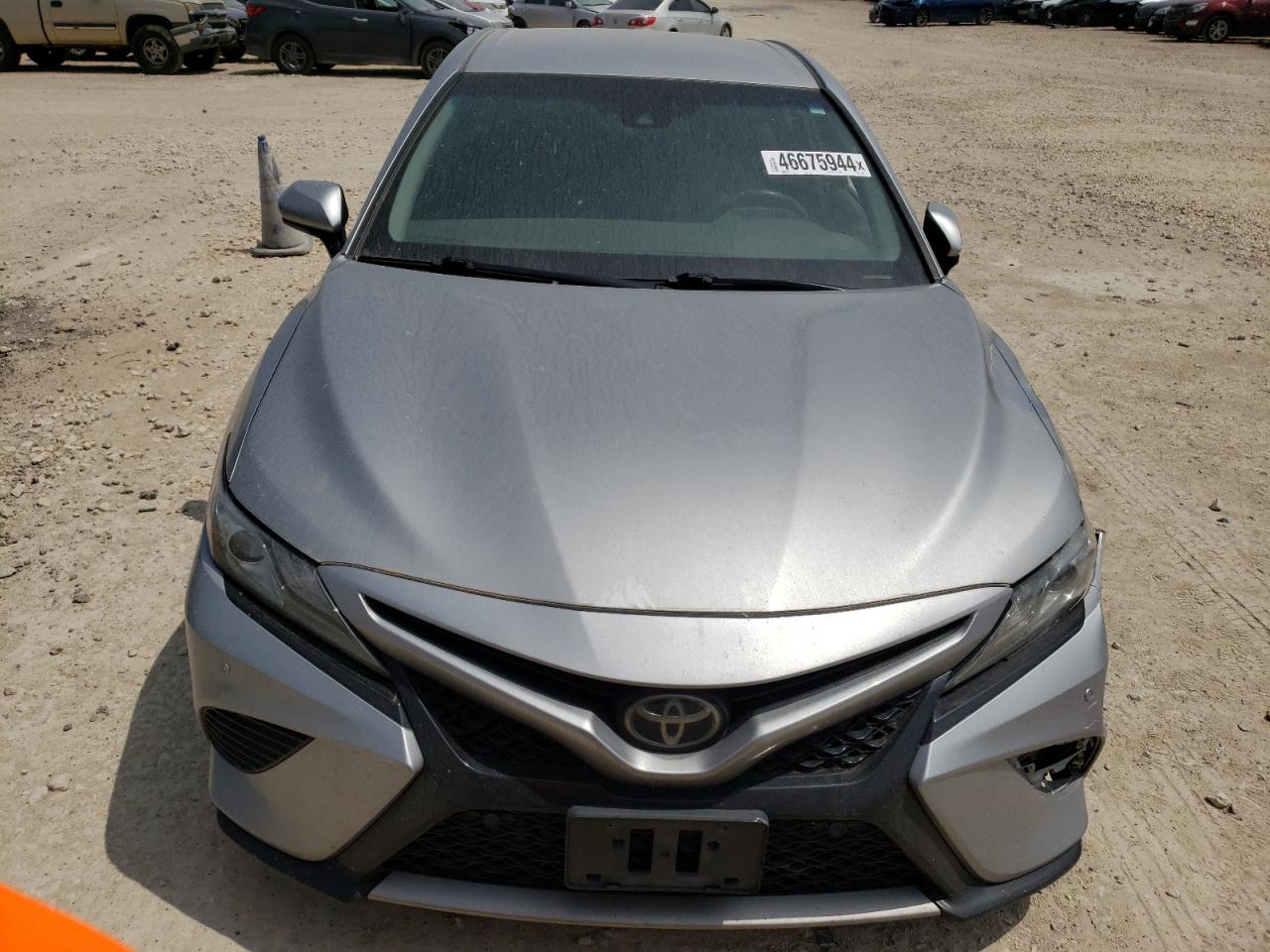 Photo 4 VIN: 4T1B61HK6JU121169 - TOYOTA CAMRY 