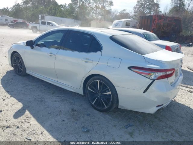 Photo 2 VIN: 4T1B61HK6JU133595 - TOYOTA CAMRY 