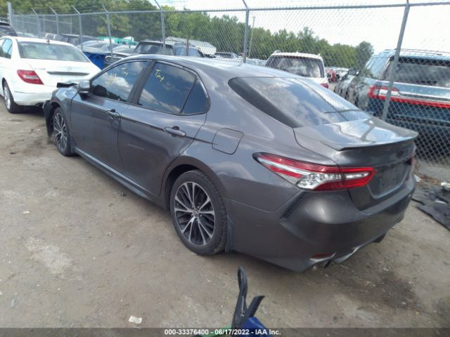 Photo 2 VIN: 4T1B61HK6JU502133 - TOYOTA CAMRY 