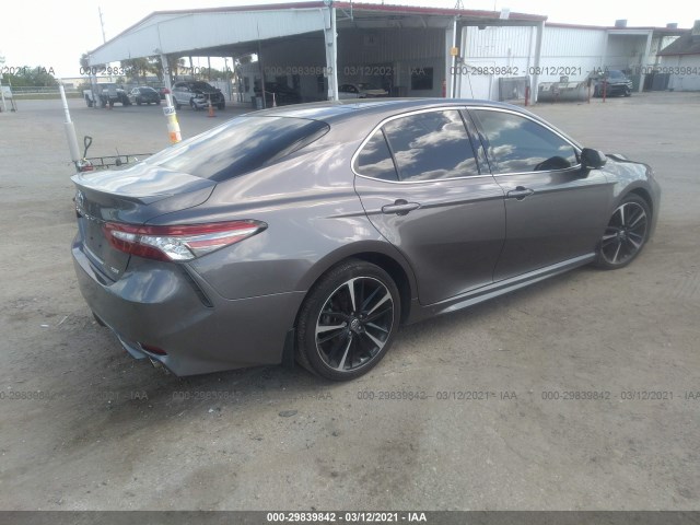 Photo 3 VIN: 4T1B61HK6JU518865 - TOYOTA CAMRY 