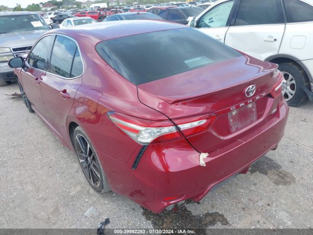 Photo 2 VIN: 4T1B61HK6JU584896 - TOYOTA CAMRY 