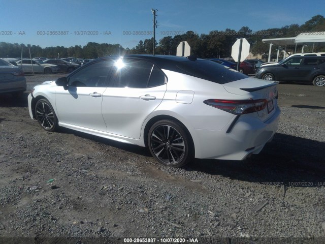 Photo 2 VIN: 4T1B61HK6KU180482 - TOYOTA CAMRY 