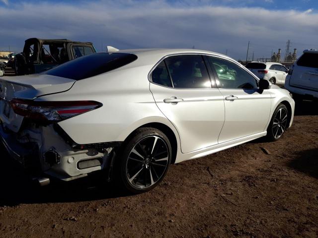 Photo 2 VIN: 4T1B61HK6KU743031 - TOYOTA CAMRY XSE 