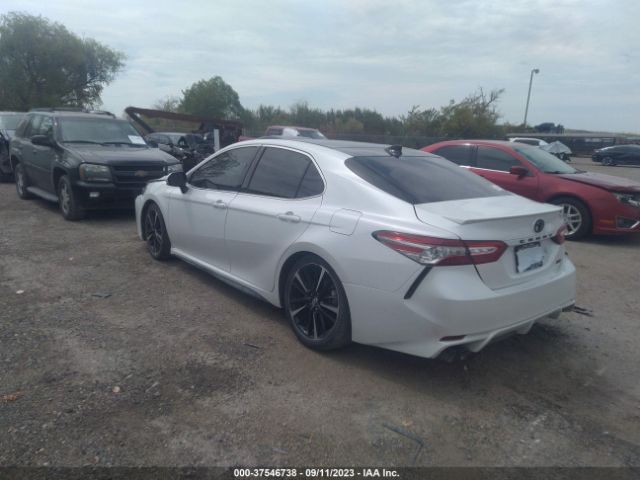 Photo 2 VIN: 4T1B61HK6KU855103 - TOYOTA CAMRY 