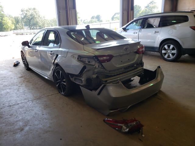 Photo 2 VIN: 4T1B61HK7JU002420 - TOYOTA CAMRY XSE 