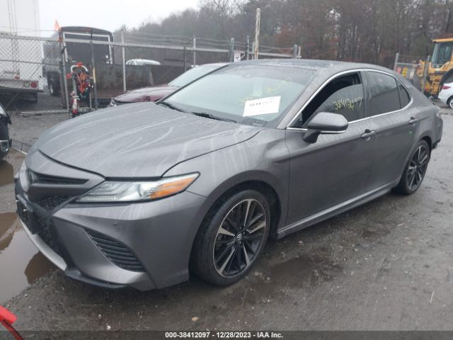 Photo 1 VIN: 4T1B61HK7JU050595 - TOYOTA CAMRY 