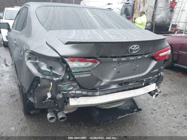 Photo 5 VIN: 4T1B61HK7JU050595 - TOYOTA CAMRY 