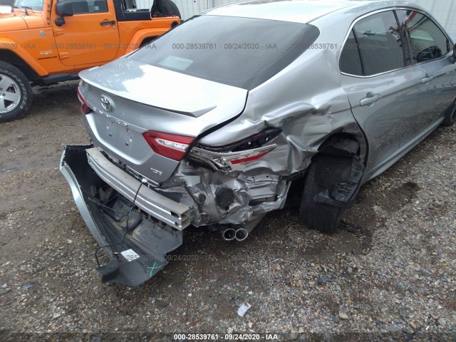 Photo 5 VIN: 4T1B61HK7JU077182 - TOYOTA CAMRY 