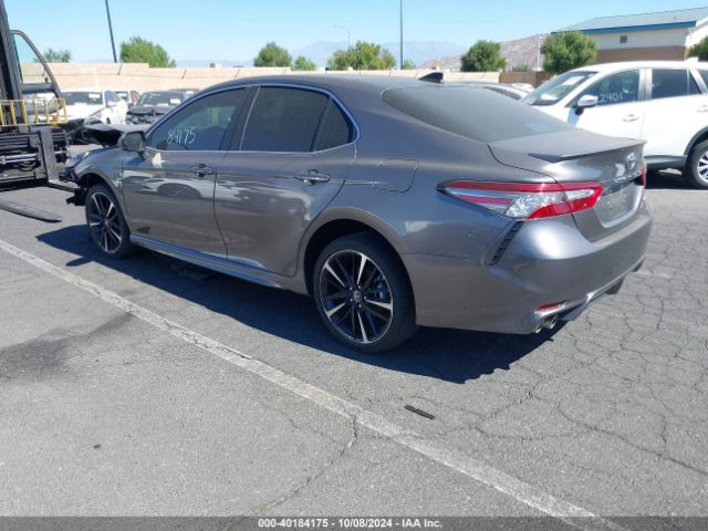 Photo 2 VIN: 4T1B61HK7JU097836 - TOYOTA CAMRY 